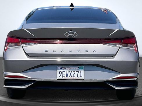 Used 2023 Hyundai Elantra SEL FWD image 4