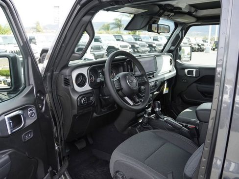 New 2026 Jeep Gladiator Sport AWD/4WD image 20