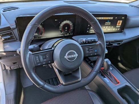 Certified 2025 Nissan Kicks SR image 15