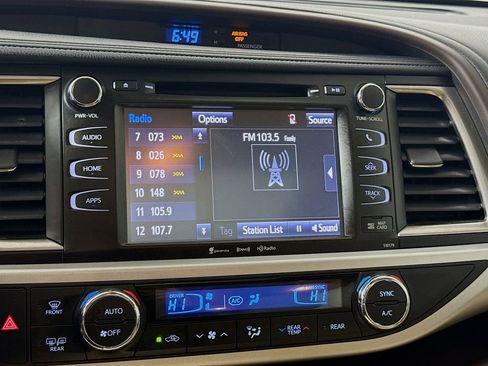 Used 2018 Toyota Highlander XLE image 13