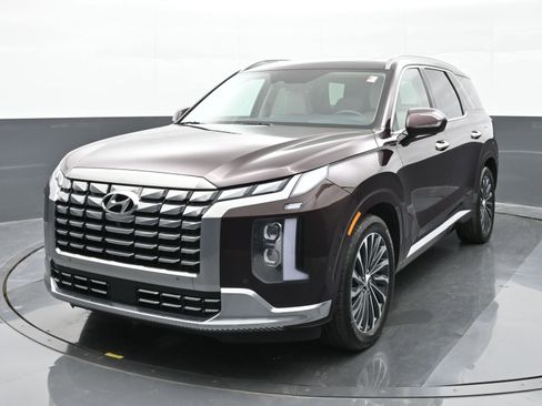 Used 2024 Hyundai Palisade Calligraphy image 4