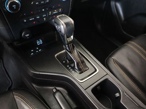 Used 2022 Ford Ranger Lariat w/ Equipment Group 501A High image 9