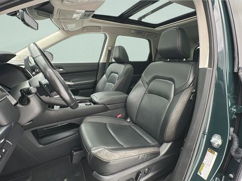 Used 2023 Nissan Pathfinder SL w/ SL Premium Package AWD/4WD image 14