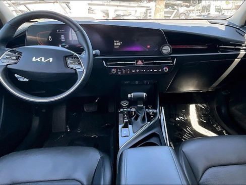 Used 2023 Kia Niro FWD image 13