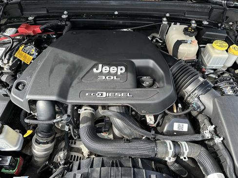 Used 2022 Jeep Gladiator Rubicon w/ LED Lighting Group AWD/4WD image 13