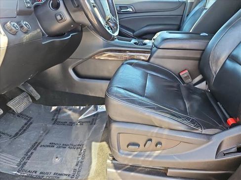 Used 2018 Chevrolet Suburban LT w/ LT Signature Package image 17