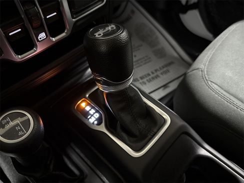 Used 2018 Jeep Wrangler Unlimited Sport S image 16