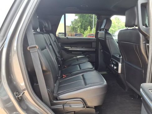 Used 2019 Ford Expedition XLT w/ Equipment Group 201A RWD image 16