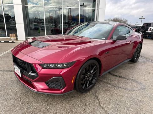 Used 2025 Ford Mustang GT Premium image 3