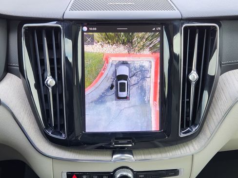 Used 2023 Volvo XC60 B5 Ultimate w/ Climate Package FWD image 15
