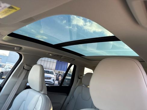 Certified 2024 Volvo XC90 T8 Ultimate w/ Protection Package Premier image 8
