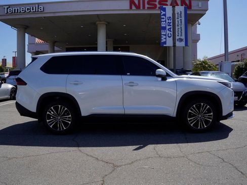 Used 2025 Toyota Grand Highlander AWD Hybrid image 3