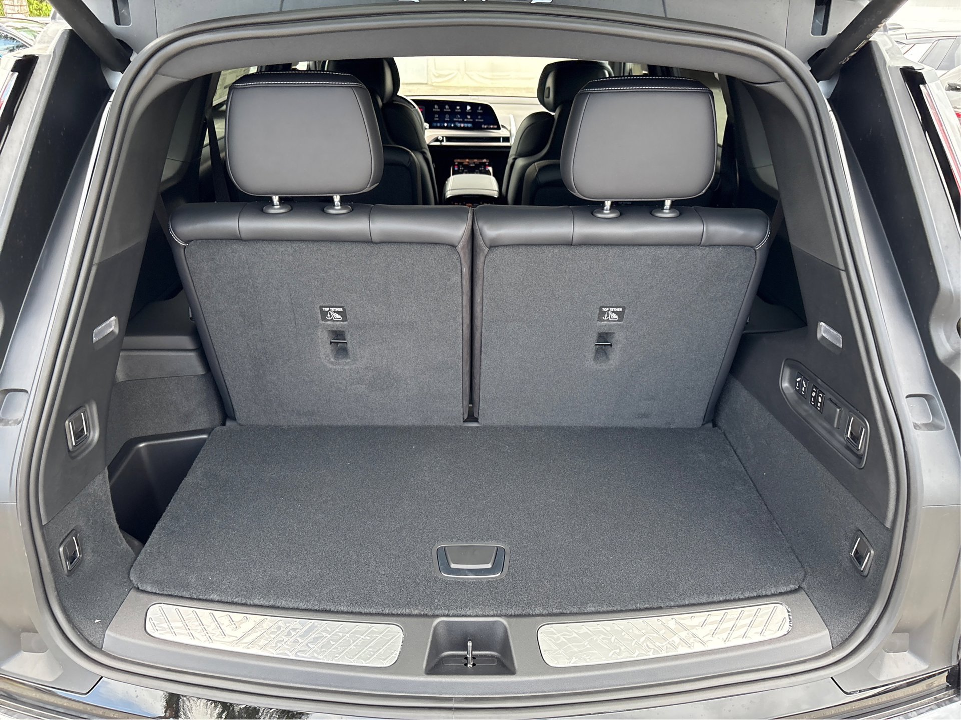 New 2027 Cadillac Vistiq Sport AWD/4WD image 11