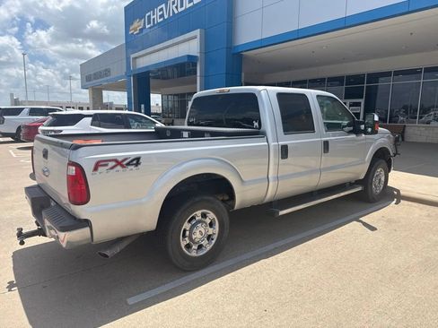 Used 2016 Ford F250 XLT w/ XLT Premium Package AWD/4WD image 3