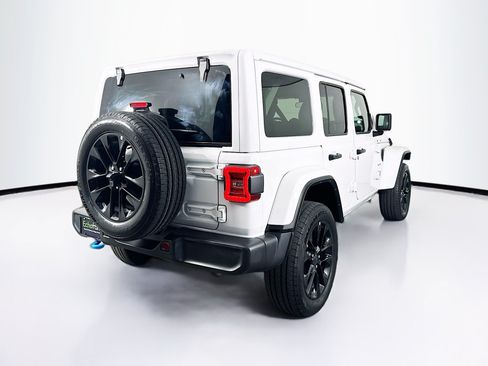 Used 2024 Jeep Wrangler Unlimited Sahara AWD/4WD image 9