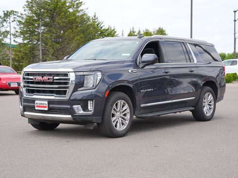Used 2023 GMC Yukon XL SLT AWD/4WD image 7