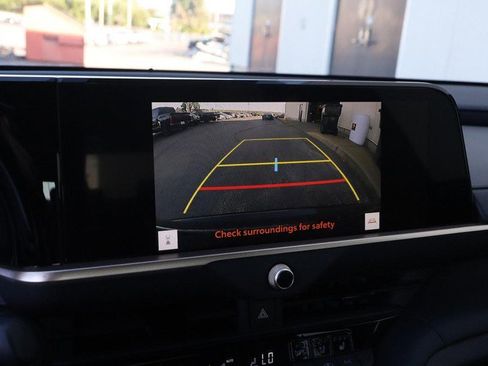 Used 2024 Toyota Crown image 17