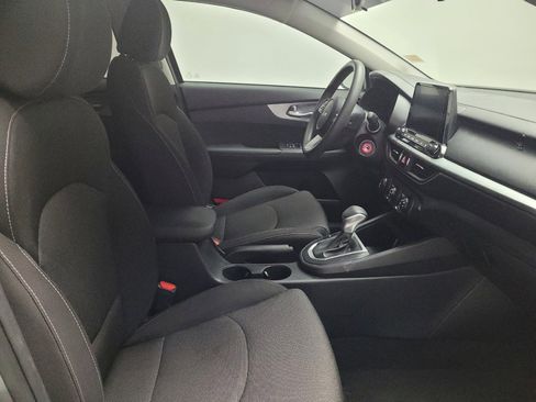 Used 2022 Kia Forte LXS FWD image 21