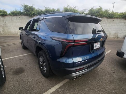 Used 2025 Chevrolet Traverse LT FWD image 4
