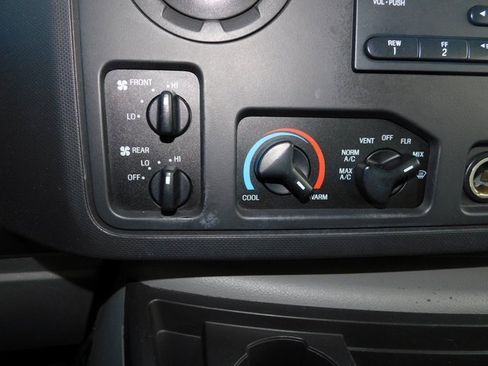 Used 2012 Ford E-350 and Econoline 350 XLT image 30