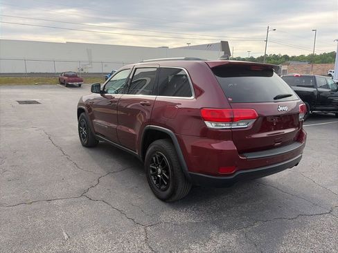 Used 2019 Jeep Grand Cherokee Laredo image 4