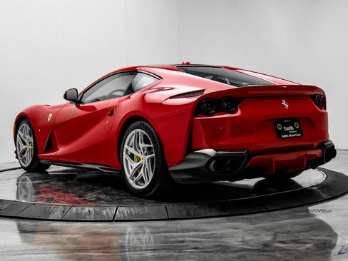 Used 2018 Ferrari 812 Superfast image 10