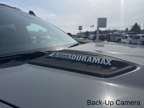 Used 2025 Chevrolet Silverado 2500 ZR2 w/ Technology Package image 11