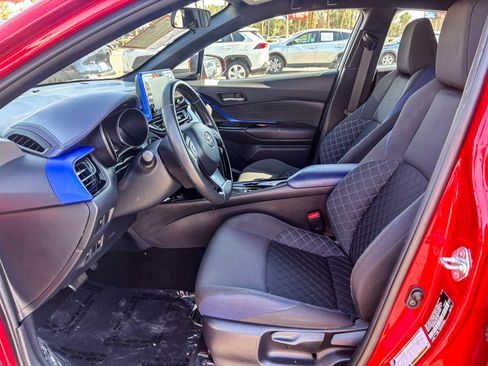 Certified 2022 Toyota C-HR XLE FWD image 20