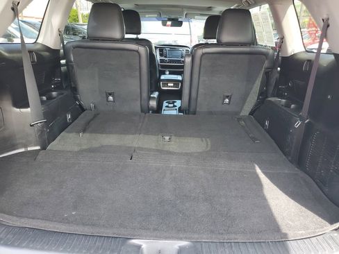 Used 2017 Toyota Highlander SE image 7