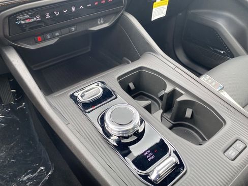 New 2026 Jeep Cherokee Limited image 38