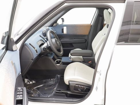 Certified 2025 MINI Cooper Countryman S w/ Comfort Package Max image 6