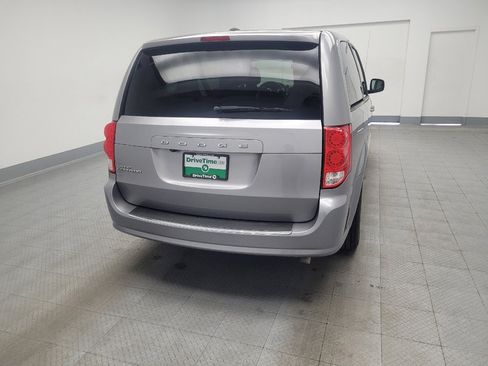 Used 2016 Dodge Grand Caravan SE FWD image 7