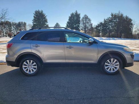 Used 2010 MAZDA CX-9 Touring w/ Moonroof & Bose Audio Pkg image 5