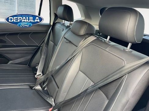 Used 2023 Volkswagen Tiguan SE w/ Panoramic Sunroof Package image 17