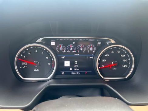Used 2021 Chevrolet Suburban Premier AWD/4WD image 15