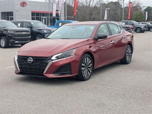 Used 2025 Nissan Altima 2.5 SV image 7