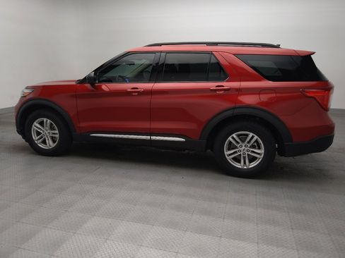 Used 2022 Ford Explorer XLT w/ Equipment Group 202A RWD image 3