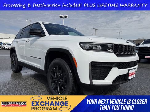 New 2026 Jeep Grand Cherokee Altitude AWD/4WD image 1