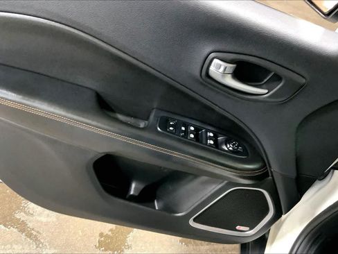 Used 2017 Jeep Compass Limited AWD/4WD image 36