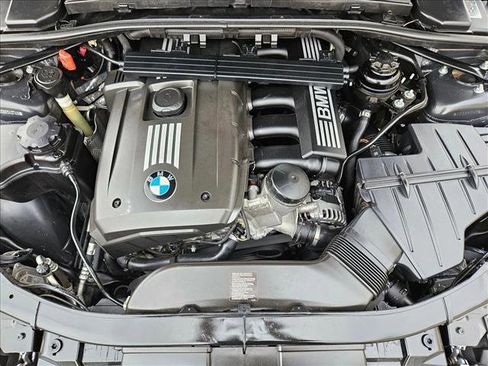 Used 2011 BMW 328i Convertible image 17