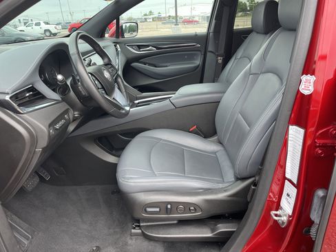 Used 2024 Buick Enclave Premium image 5