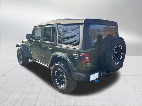 Used 2022 Jeep Wrangler Unlimited Sahara w/ Cold Weather Group image 8