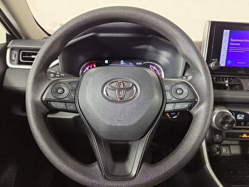 Used 2025 Toyota RAV4 XLE AWD/4WD image 21