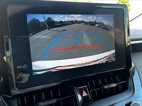Used 2025 Toyota Corolla LE FWD image 20