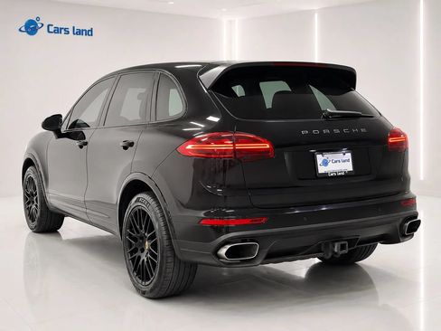Used 2017 Porsche Cayenne AWD/4WD image 5
