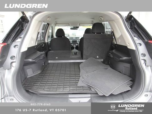 Used 2020 Nissan Rogue SV image 37