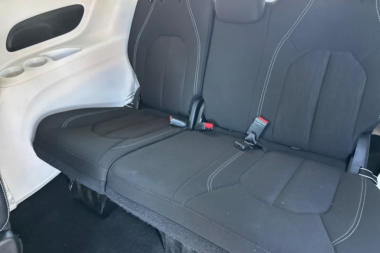 Used 2023 Chrysler Voyager LX FWD image 15