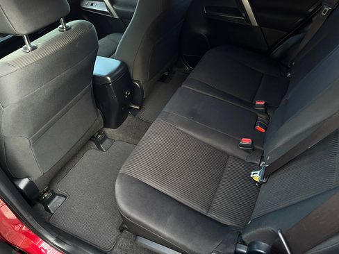 Used 2017 Toyota RAV4 LE image 17