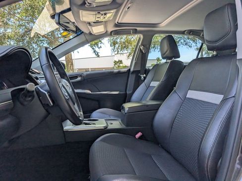Used 2013 Toyota Camry SE w/ Convenience Pkg FWD image 12