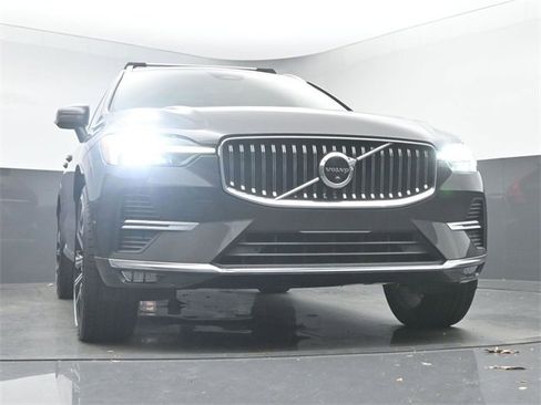 Used 2023 Volvo XC60 B5 Ultimate w/ Protection Package Premier image 38